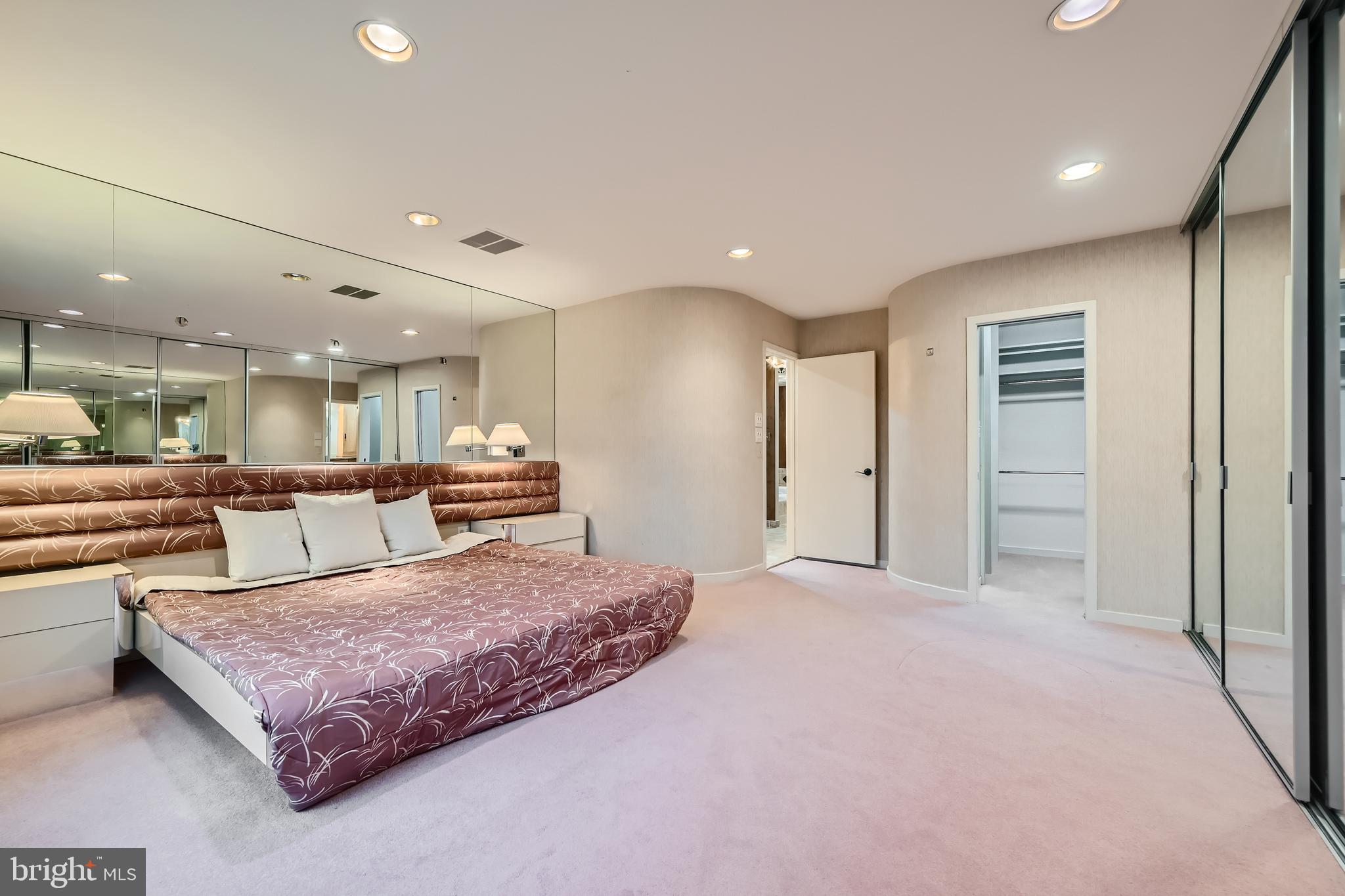 REGENCY PARK - Residential