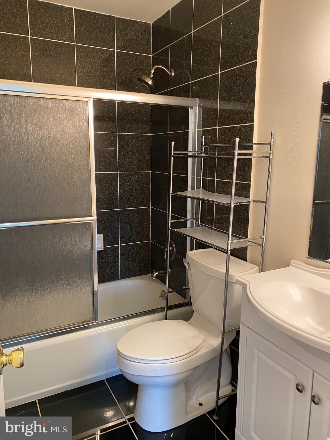 WARRENTON LAKES - Residential Lease