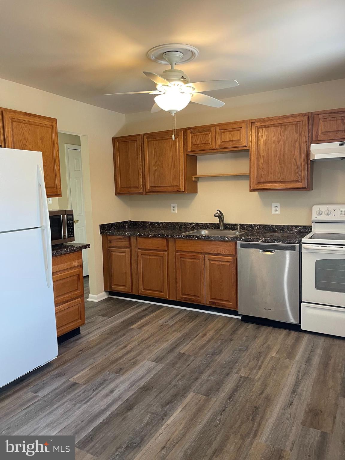 WARRENTON LAKES - Residential Lease