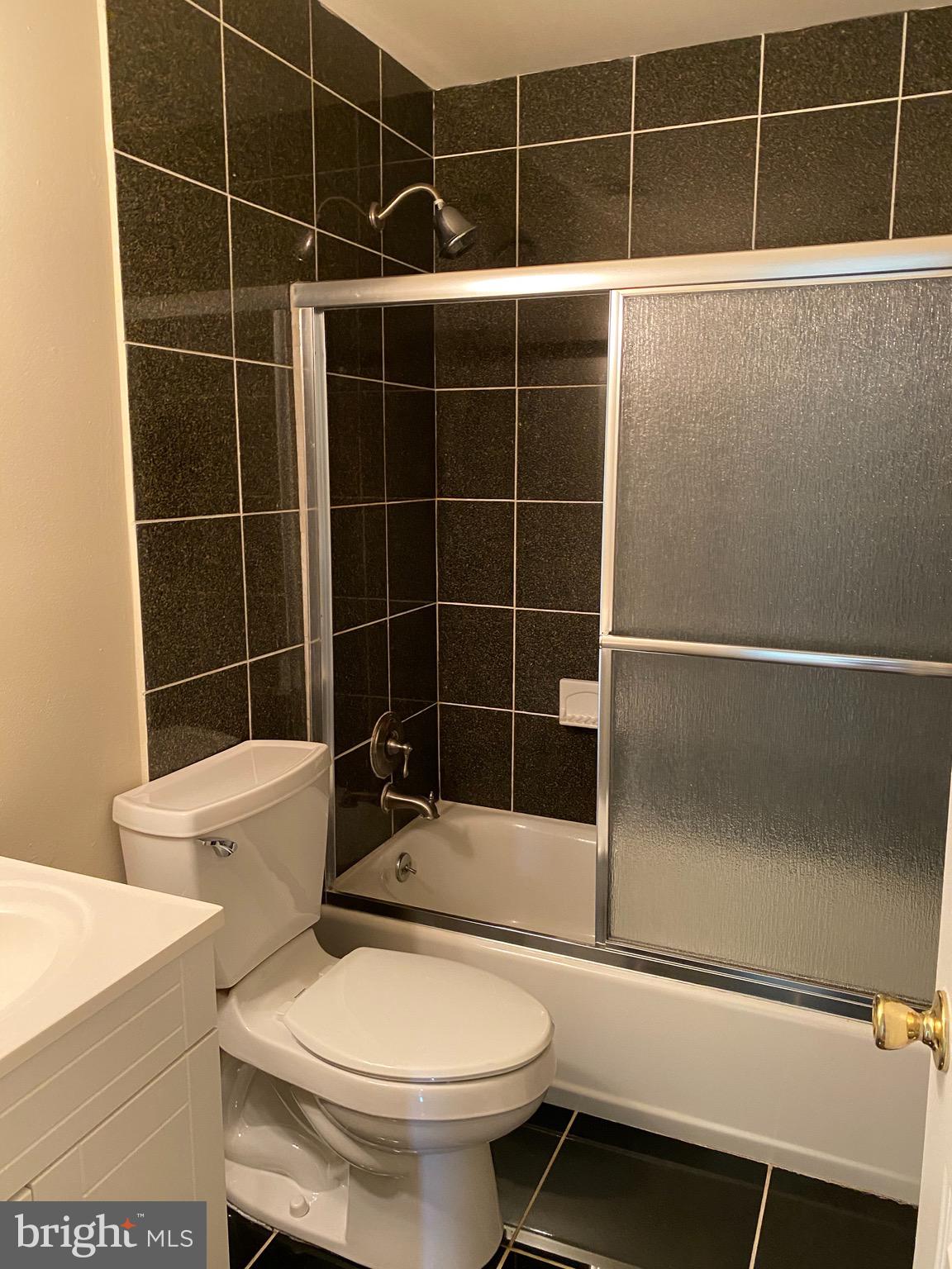 WARRENTON LAKES - Residential Lease