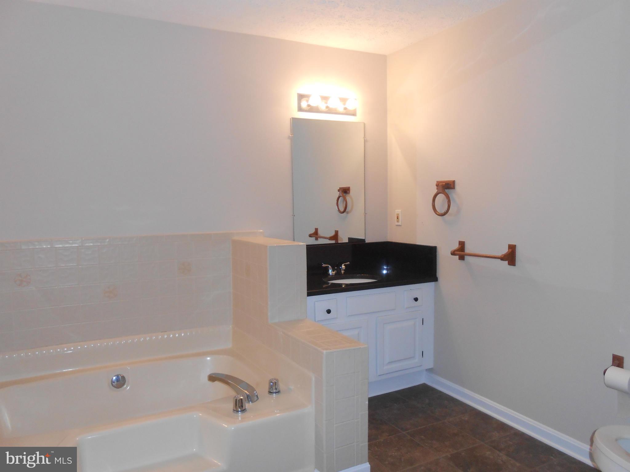 DRUM CLIFFS - Residential Lease