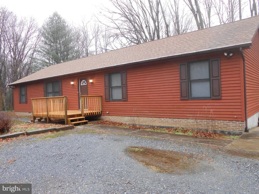 Very neat and clean open floor plan Rambler in Hollywood!! 3 bedrooms 2 full baths, shed and a wrap around huge deck. All on 3+ acre lot. Pets case by case .New heat pump, new carpet, huge kitchen. Rent includes water and sewer.