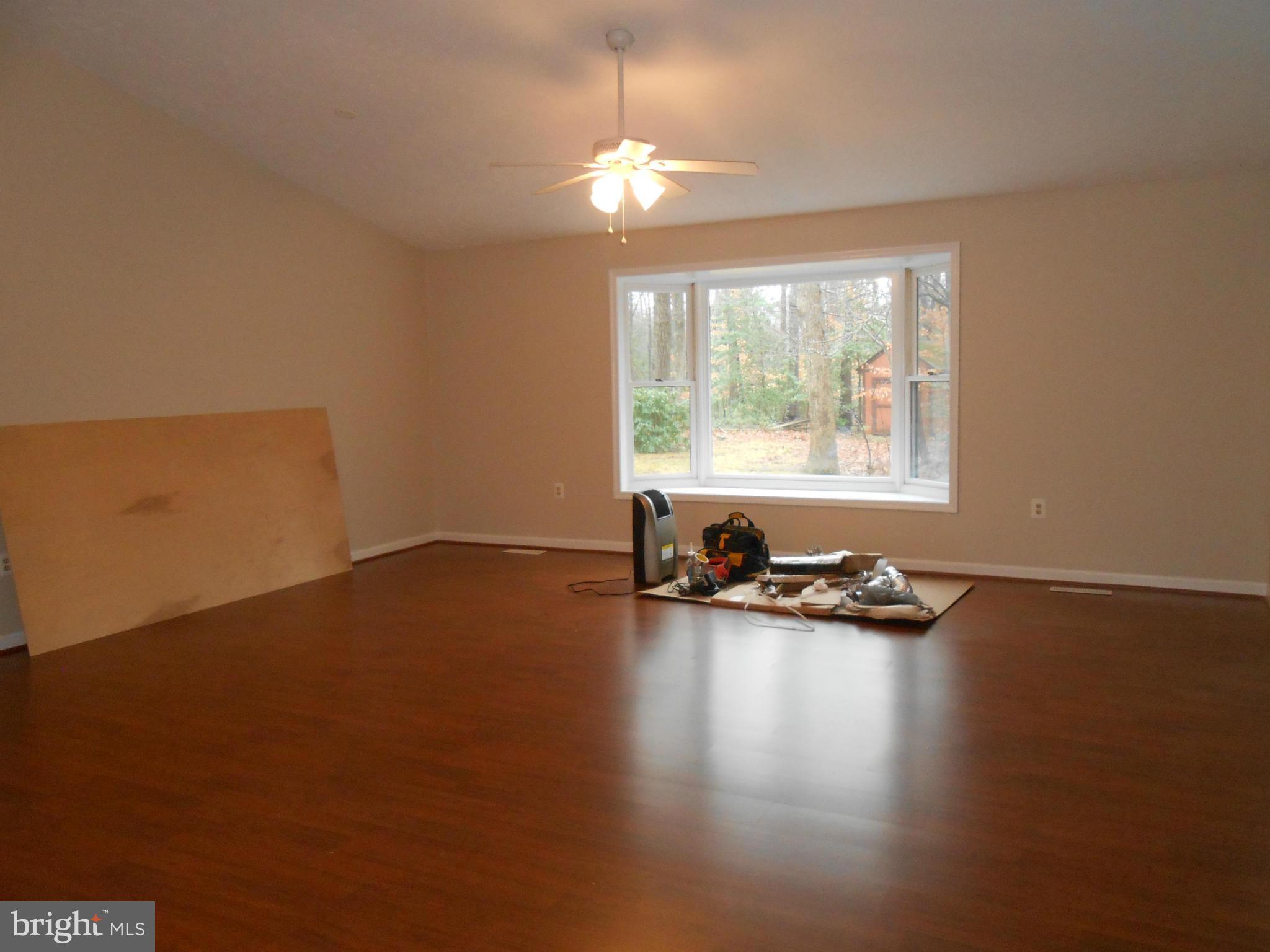 DRUM CLIFFS - Residential Lease