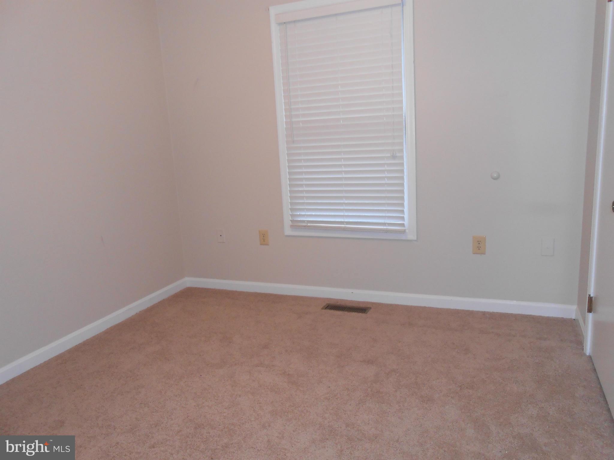 DRUM CLIFFS - Residential Lease