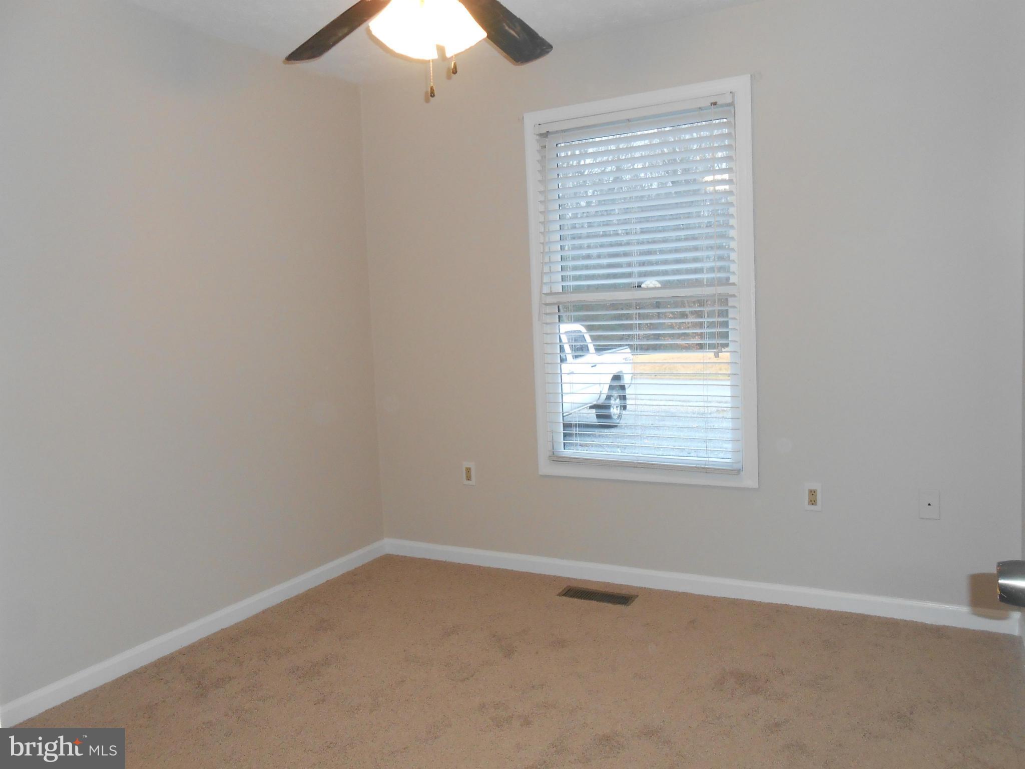 DRUM CLIFFS - Residential Lease