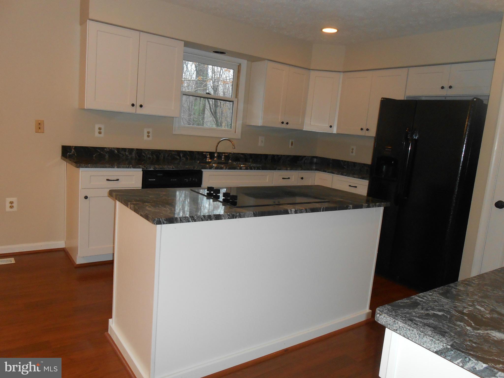 DRUM CLIFFS - Residential Lease