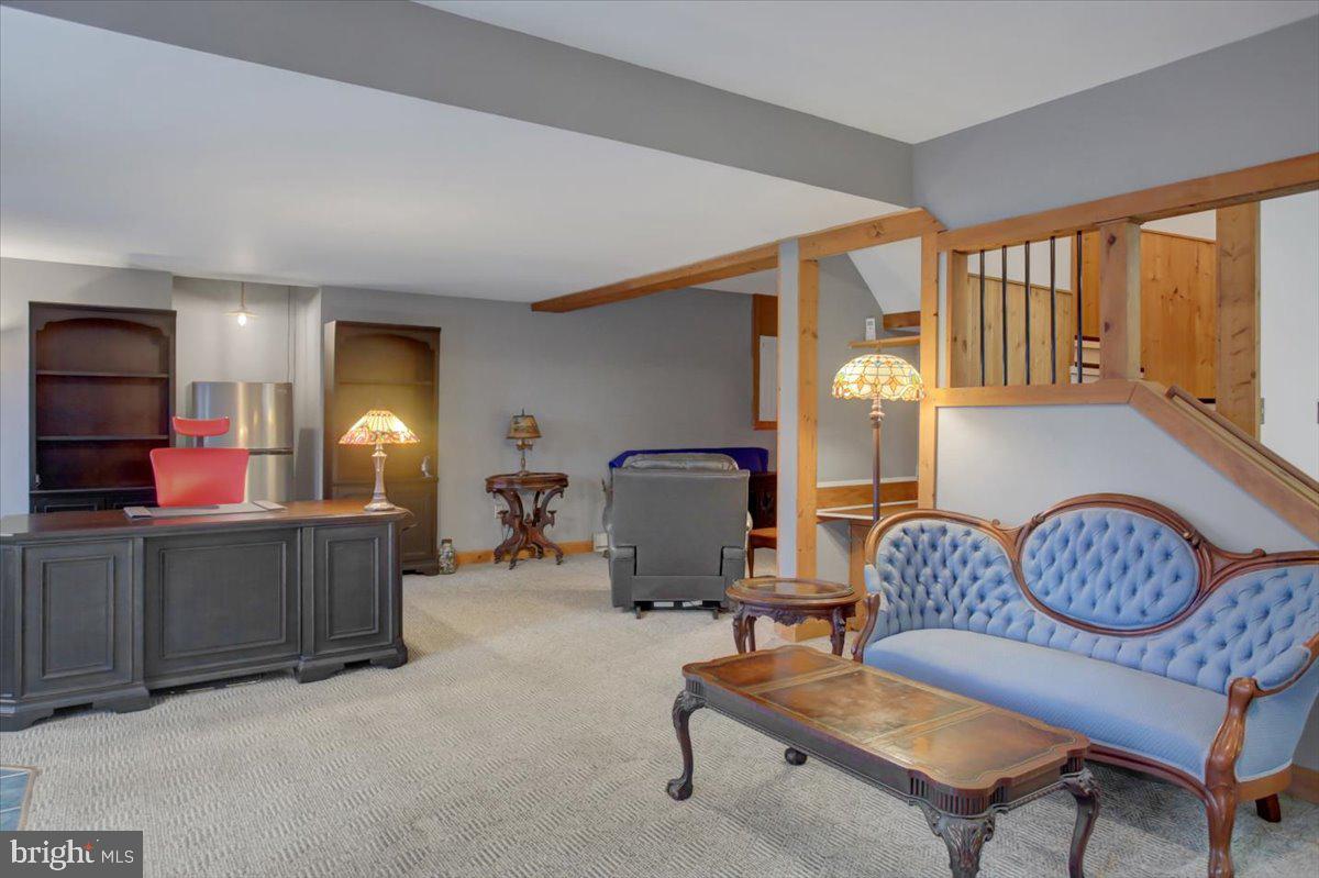 HIDDEN RIVER - Residential