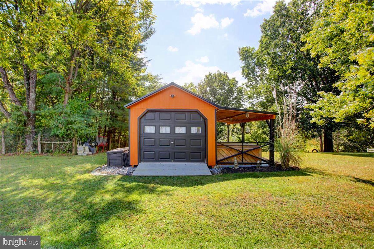 HIDDEN RIVER - Residential