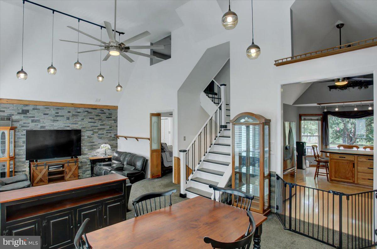 HIDDEN RIVER - Residential