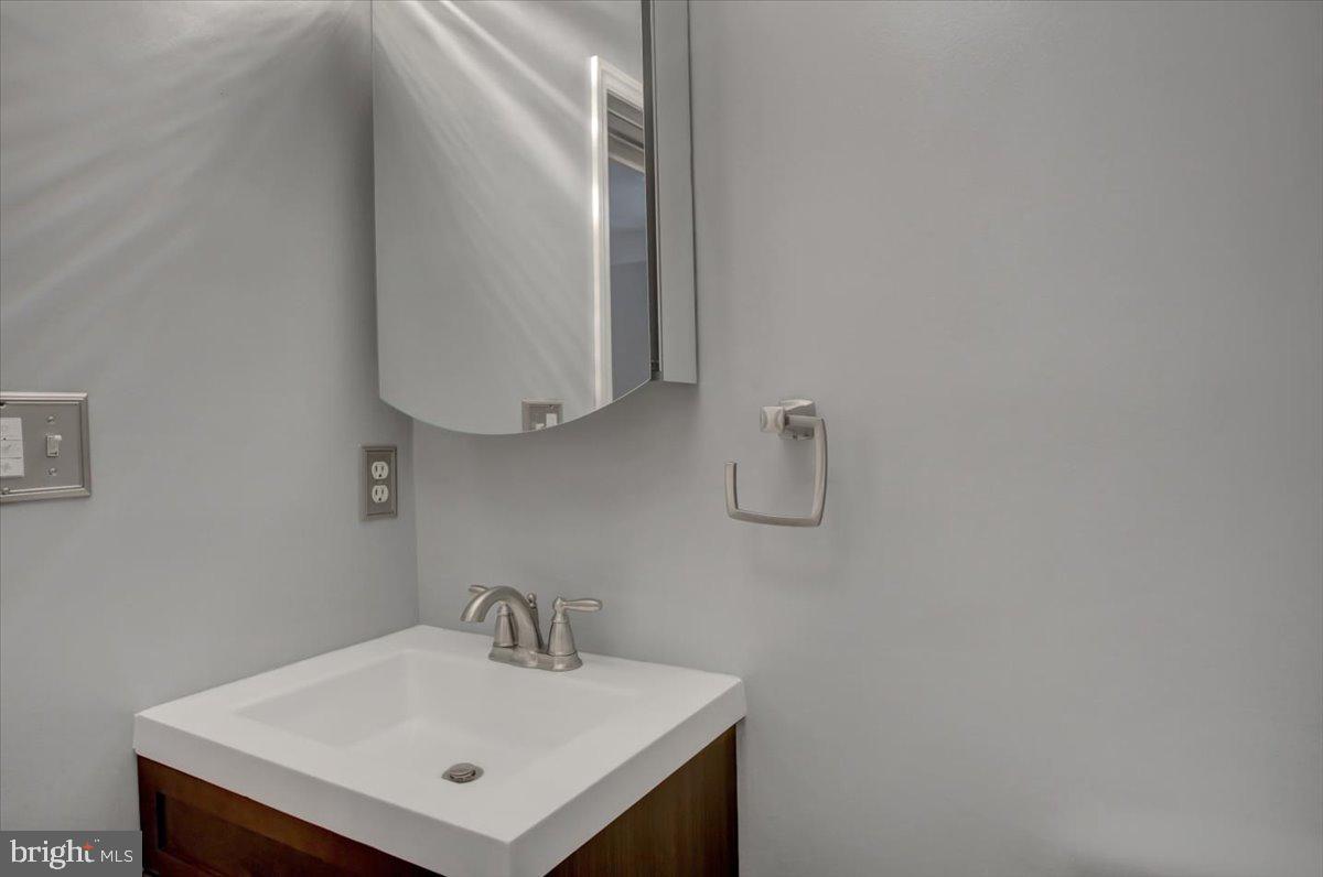 HIDDEN RIVER - Residential