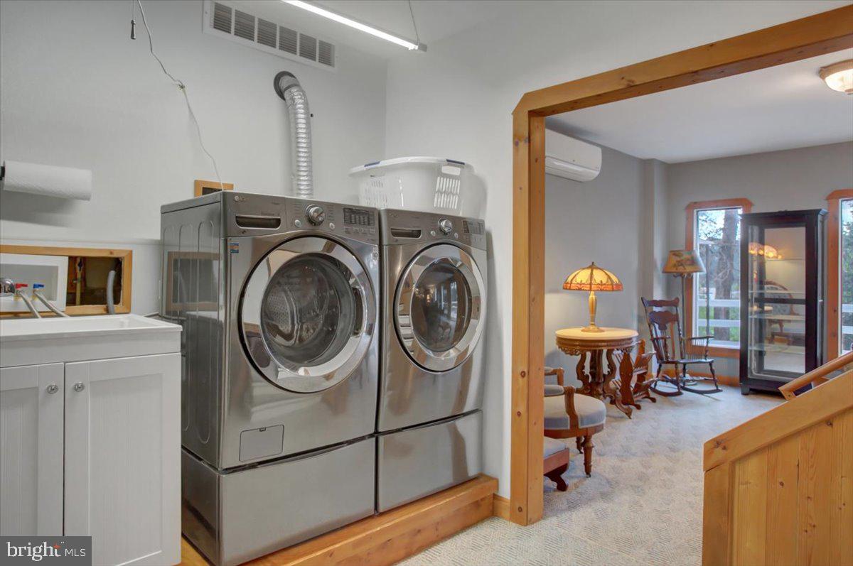 HIDDEN RIVER - Residential