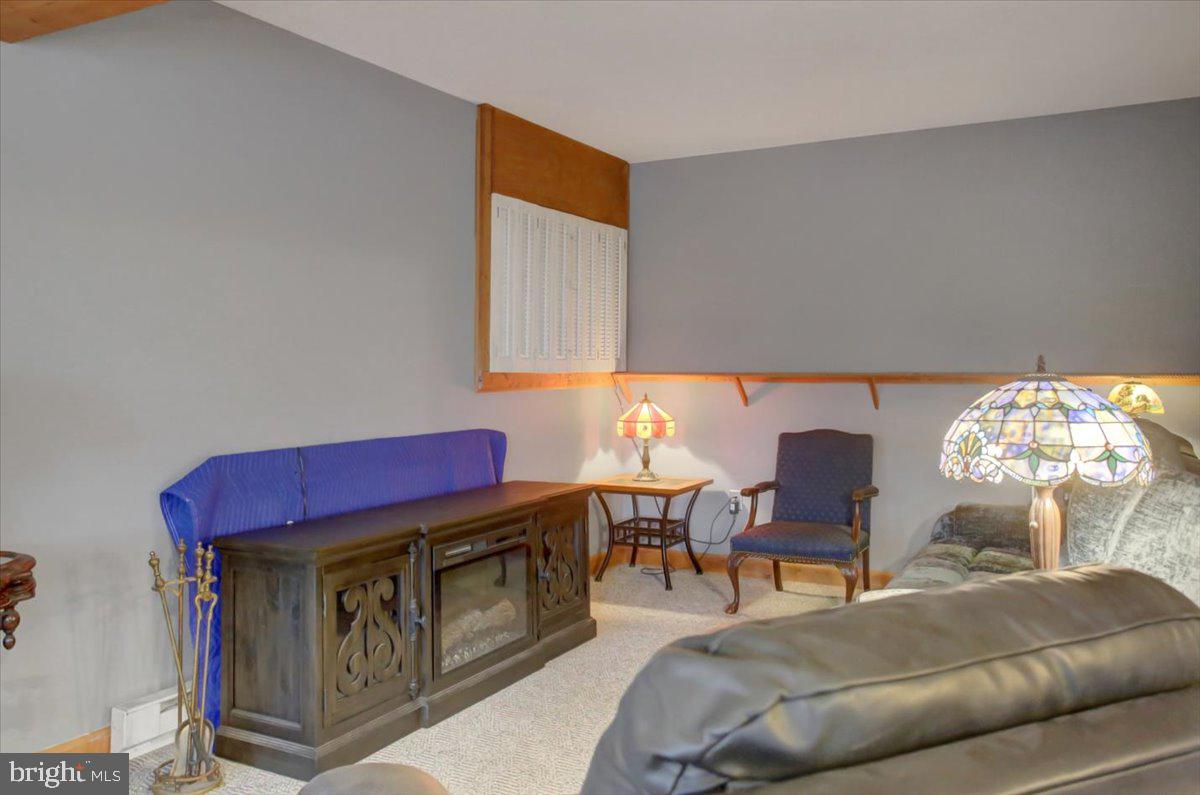 HIDDEN RIVER - Residential