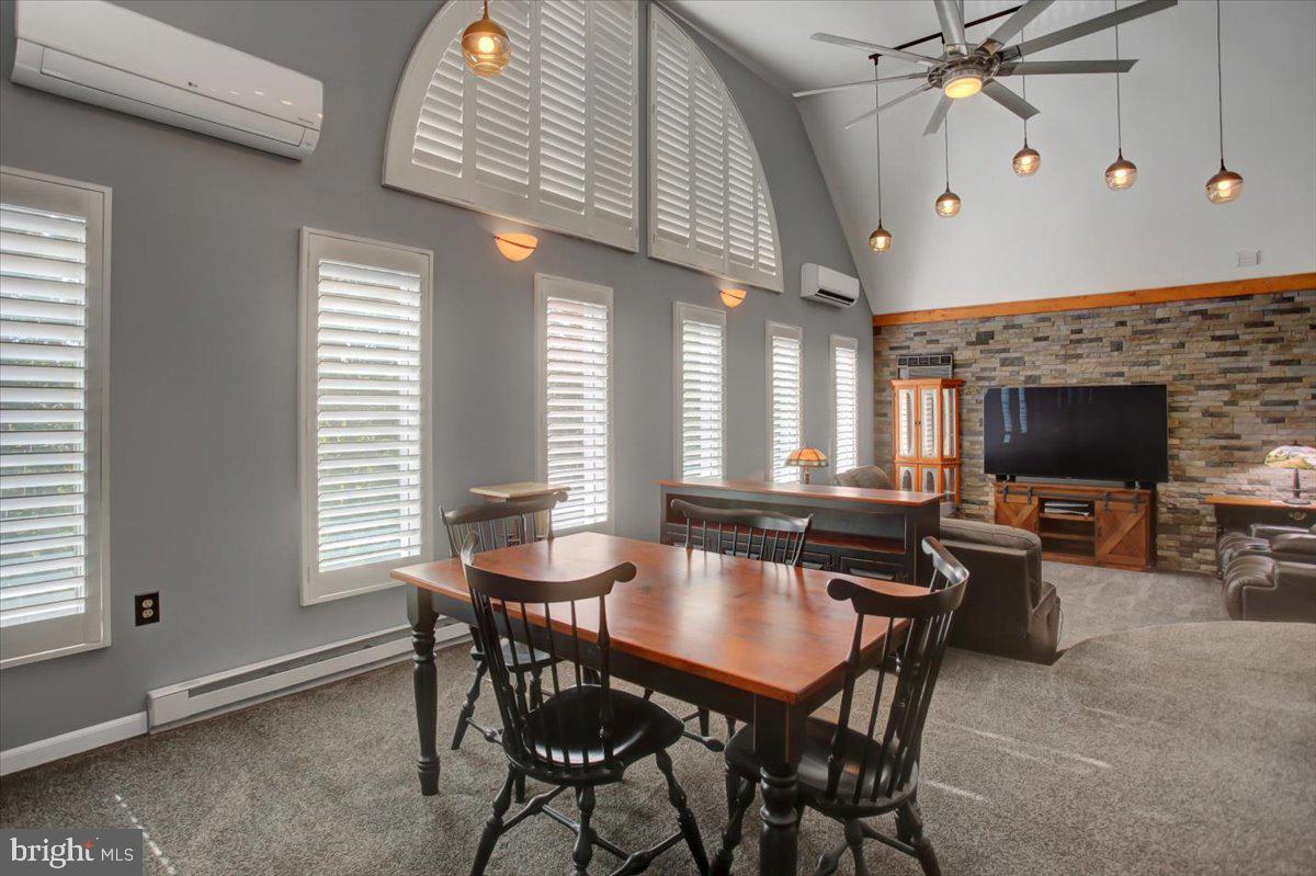 HIDDEN RIVER - Residential