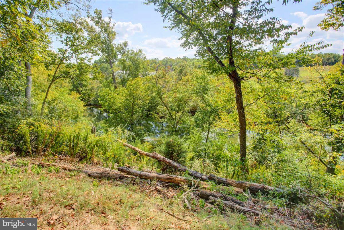 HIDDEN RIVER - Residential