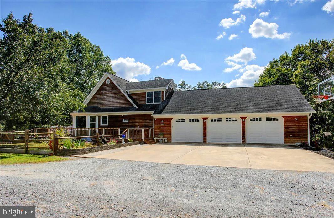 HIDDEN RIVER - Residential