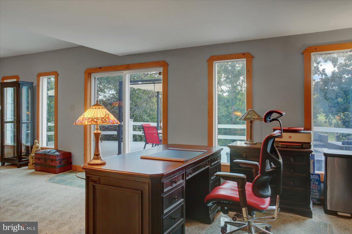 HIDDEN RIVER - Residential