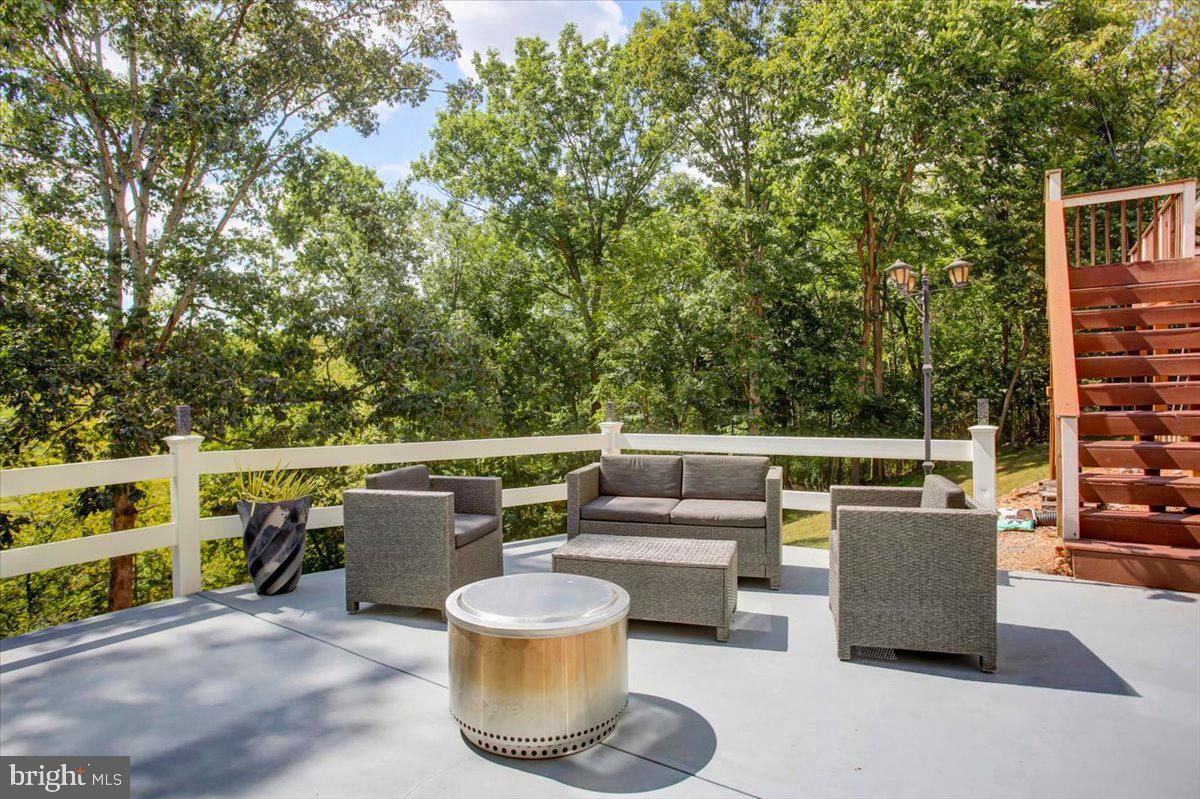 HIDDEN RIVER - Residential