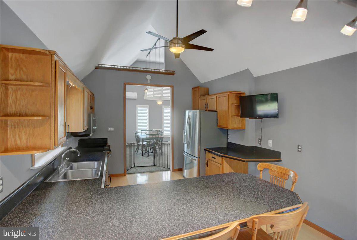 HIDDEN RIVER - Residential