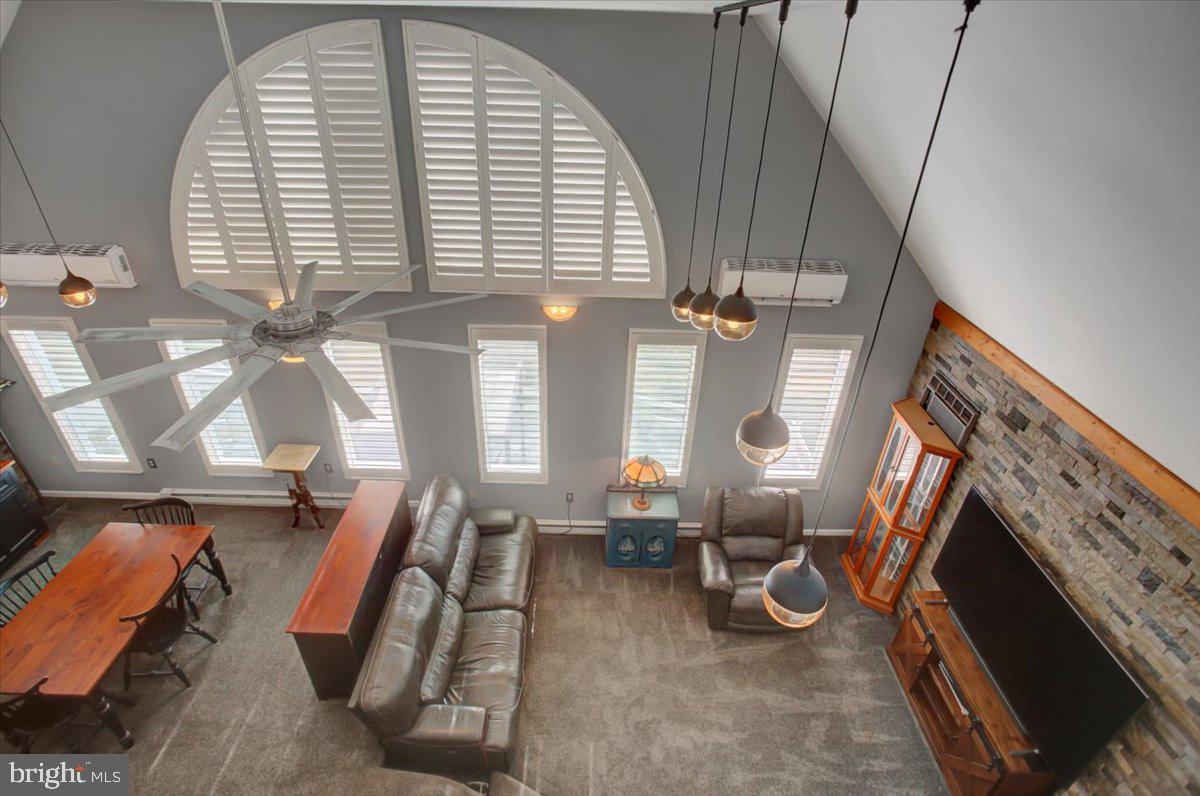 HIDDEN RIVER - Residential