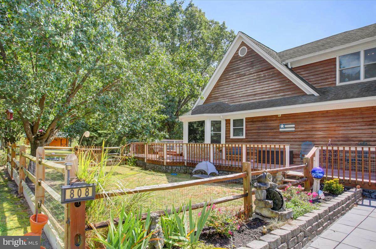 HIDDEN RIVER - Residential