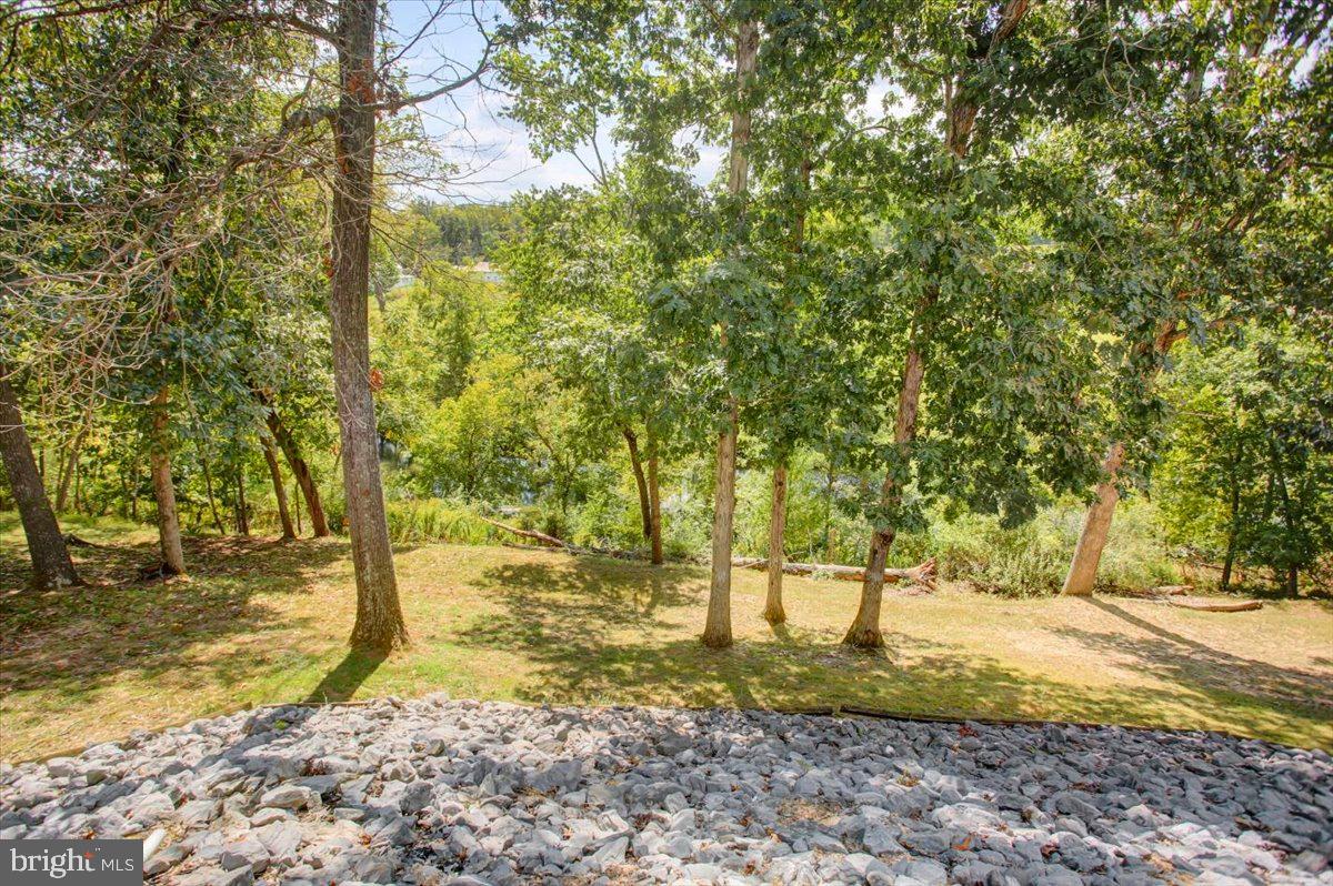 HIDDEN RIVER - Residential