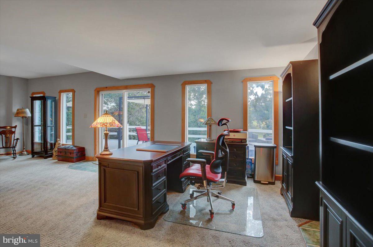 HIDDEN RIVER - Residential