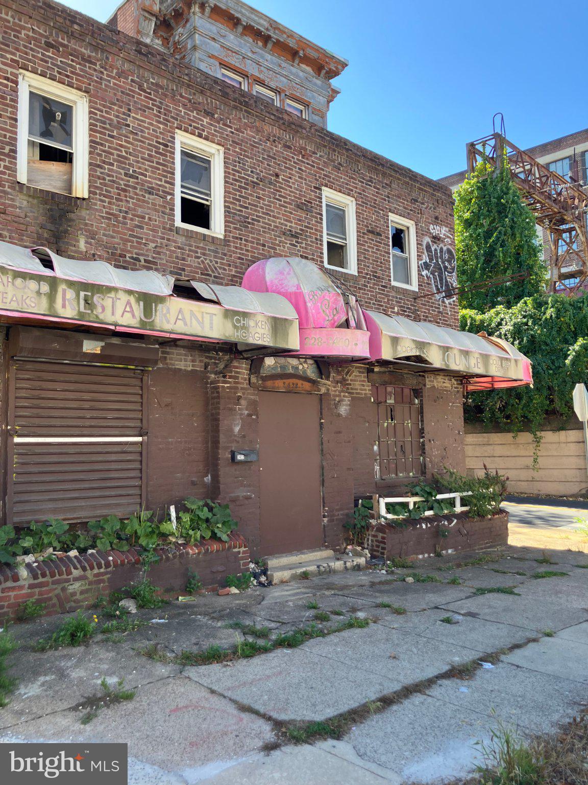 2420-22 W HUNTING PARK AVENUE
