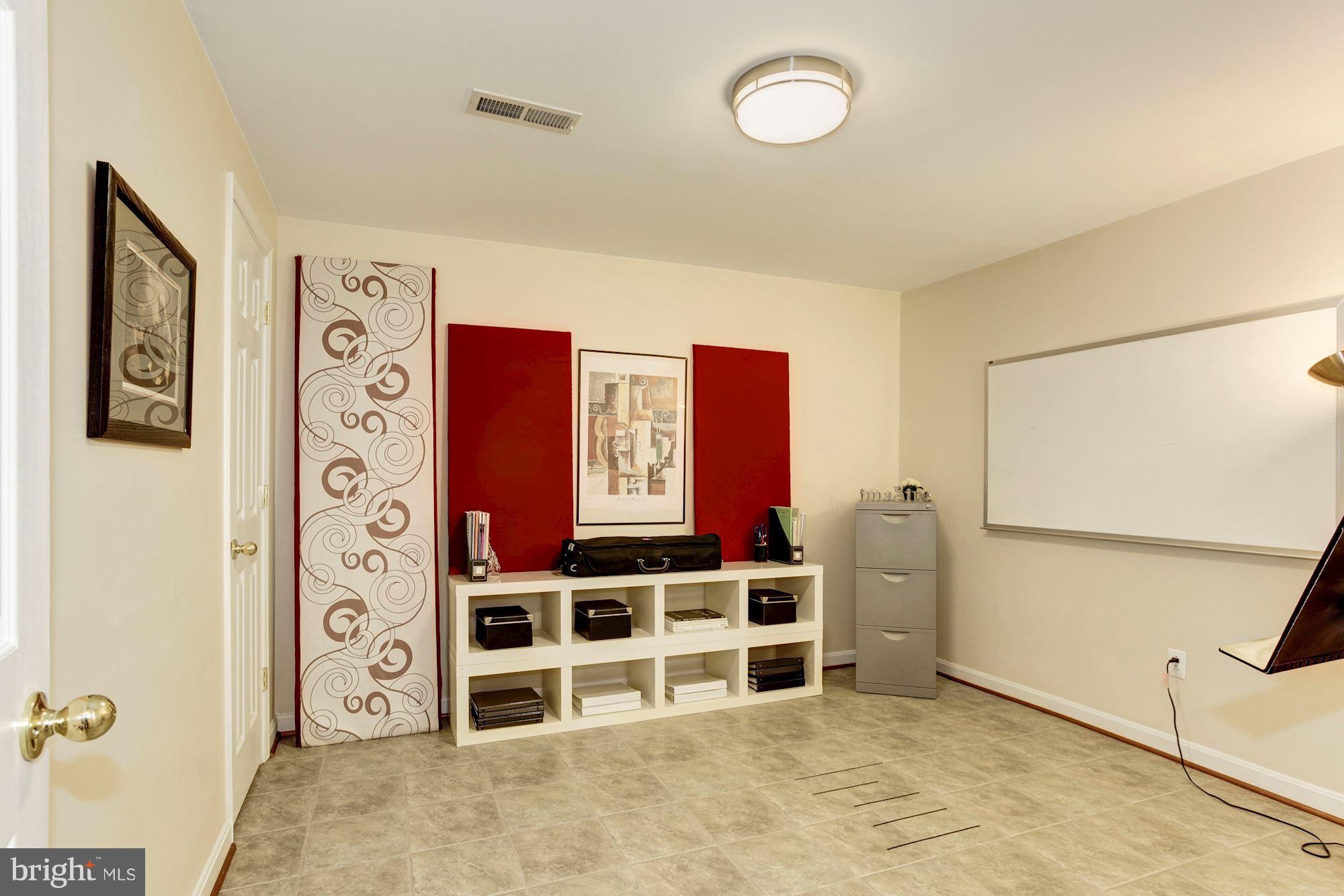 LAKECREST - Residential