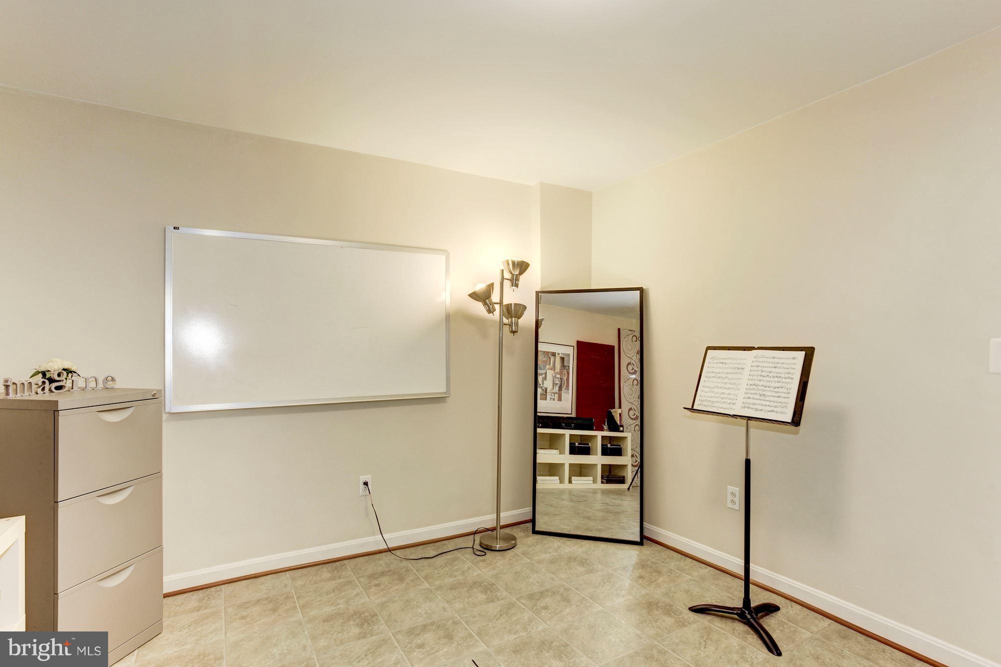 LAKECREST - Residential