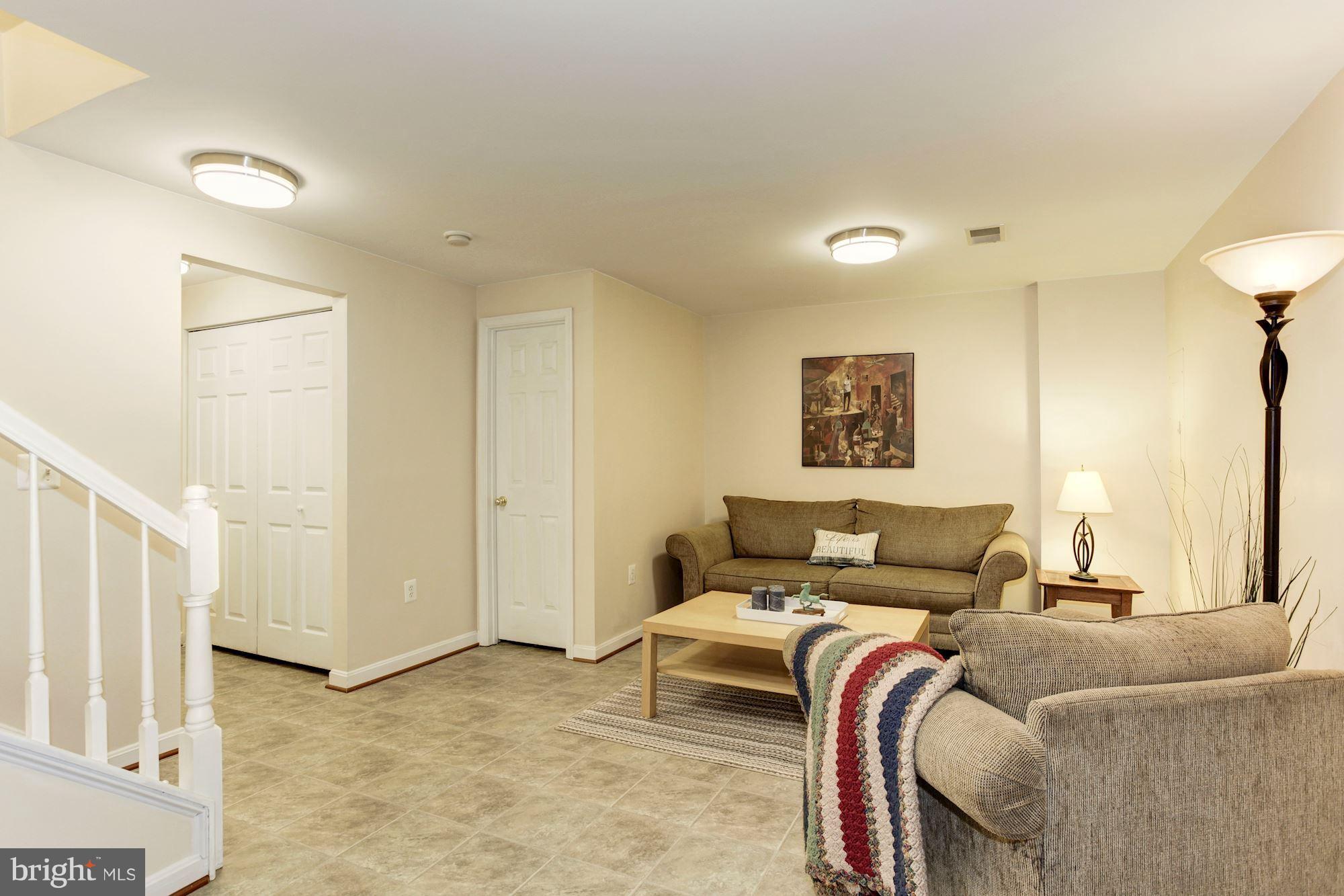 LAKECREST - Residential