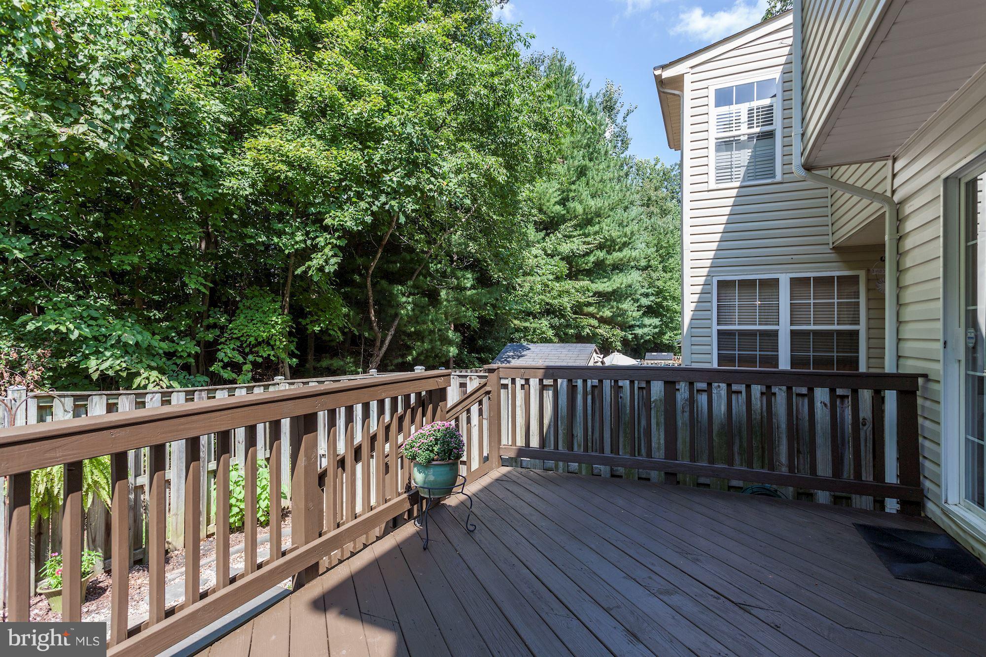 LAKECREST - Residential