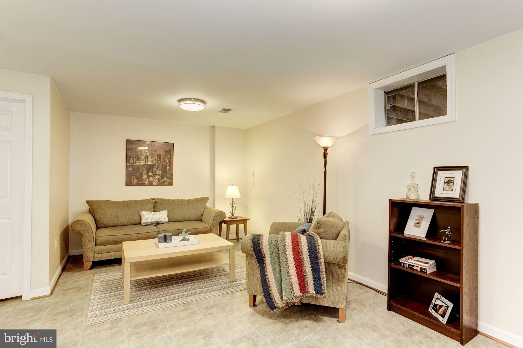 LAKECREST - Residential