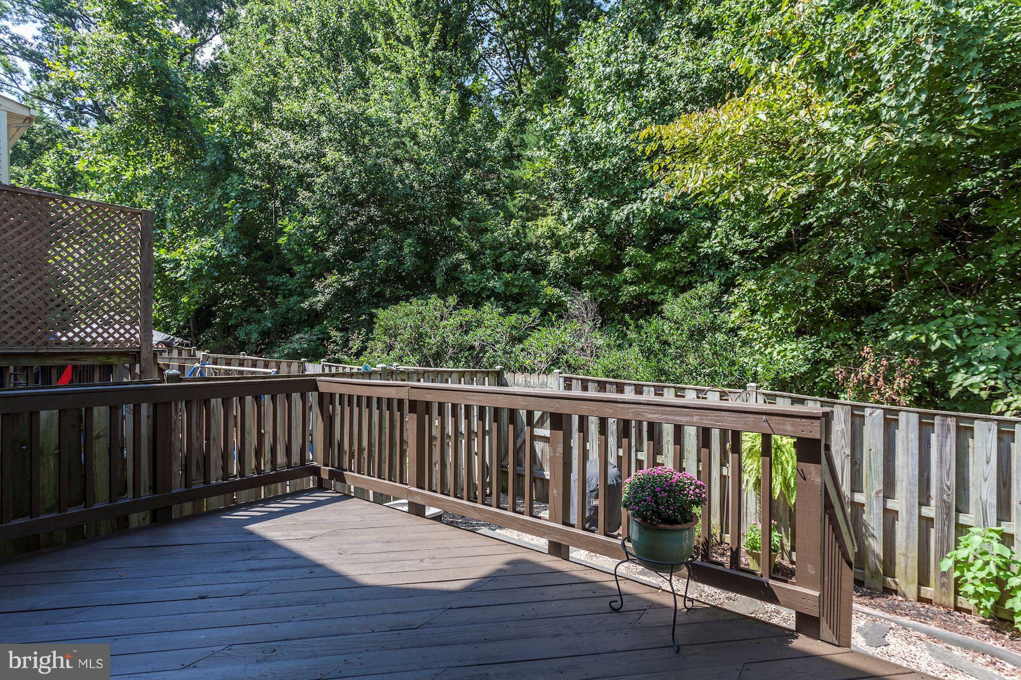 LAKECREST - Residential