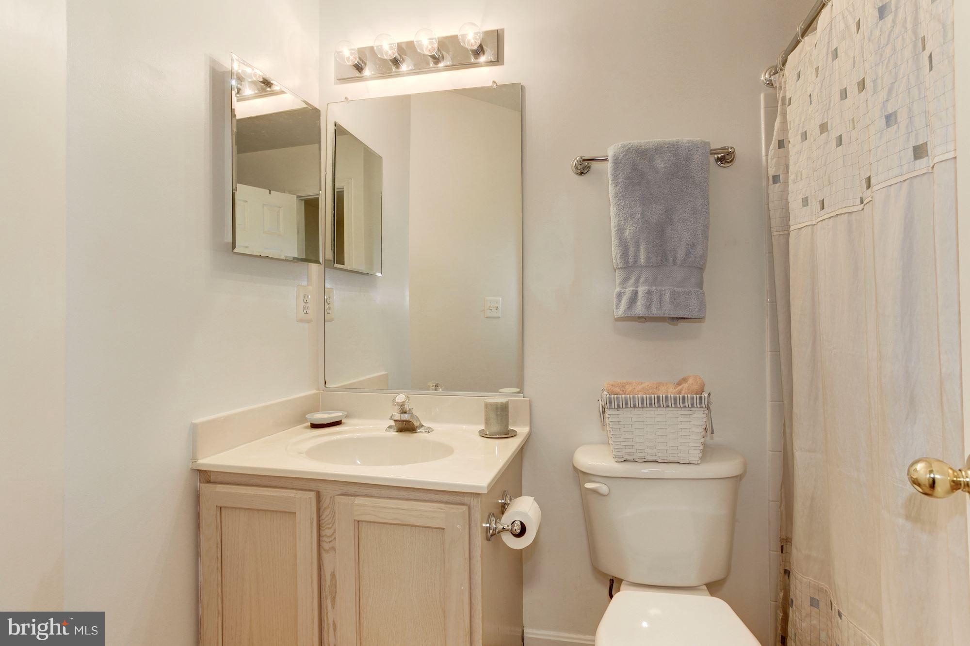 LAKECREST - Residential