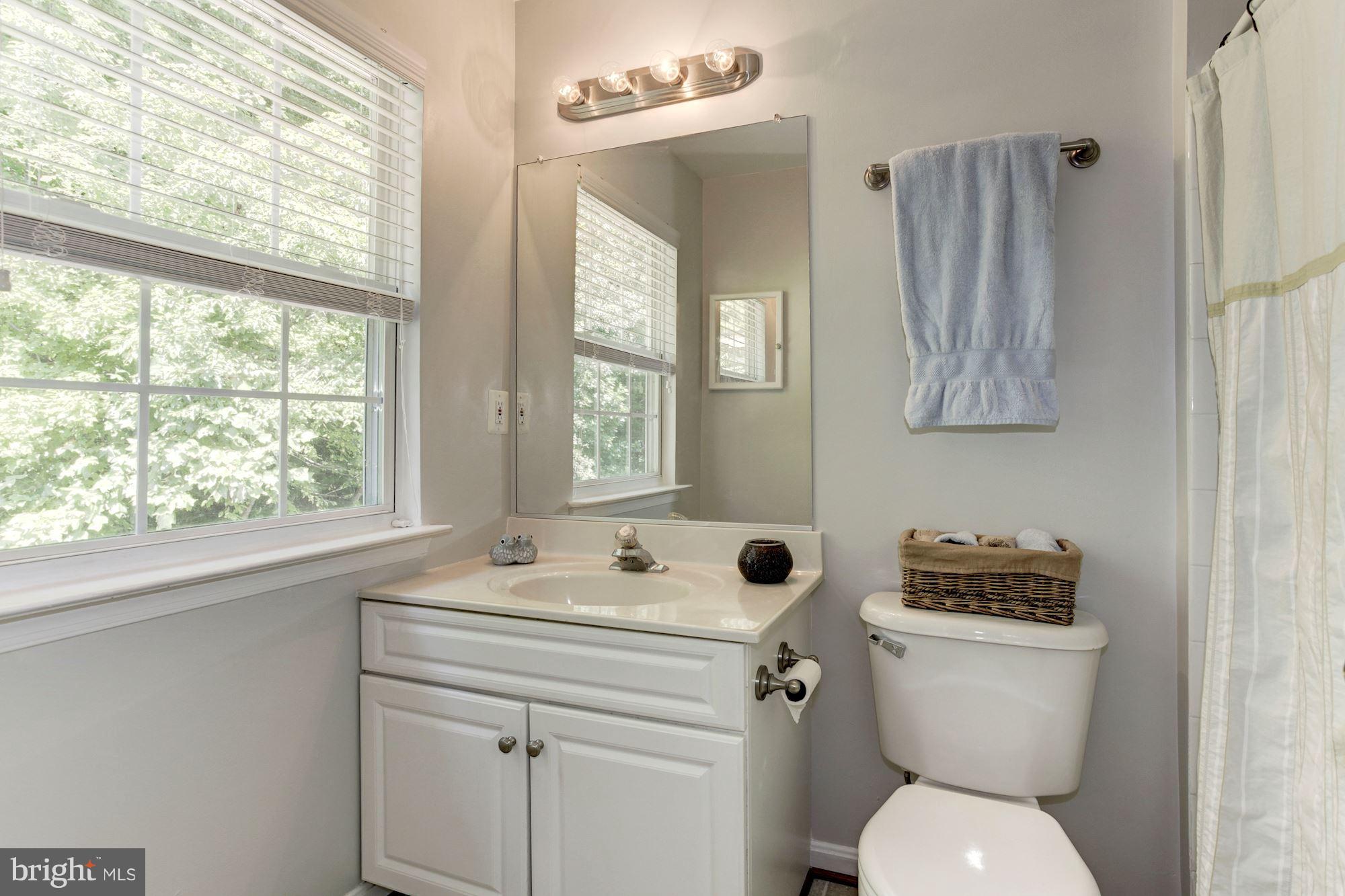 LAKECREST - Residential