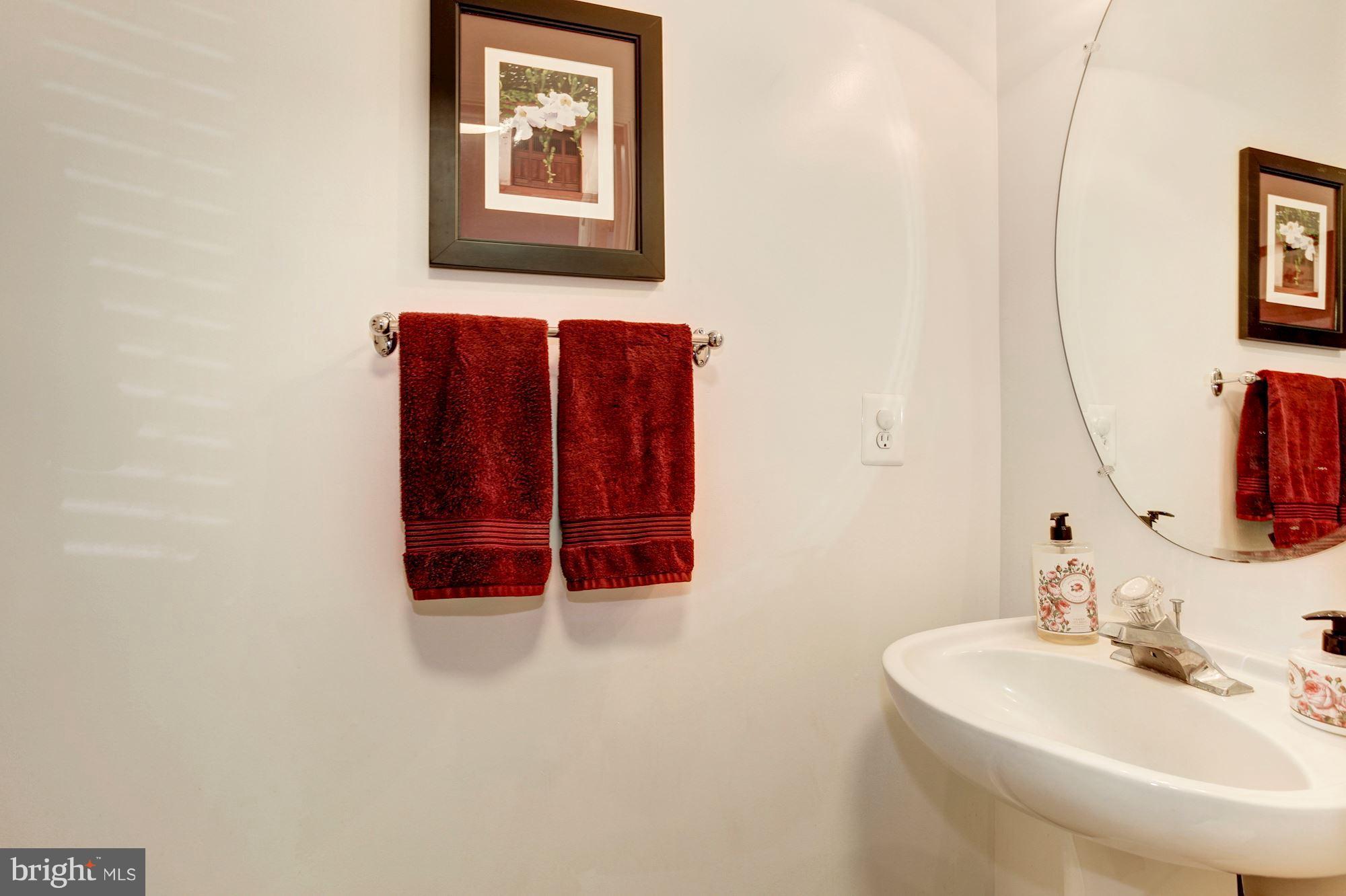 LAKECREST - Residential