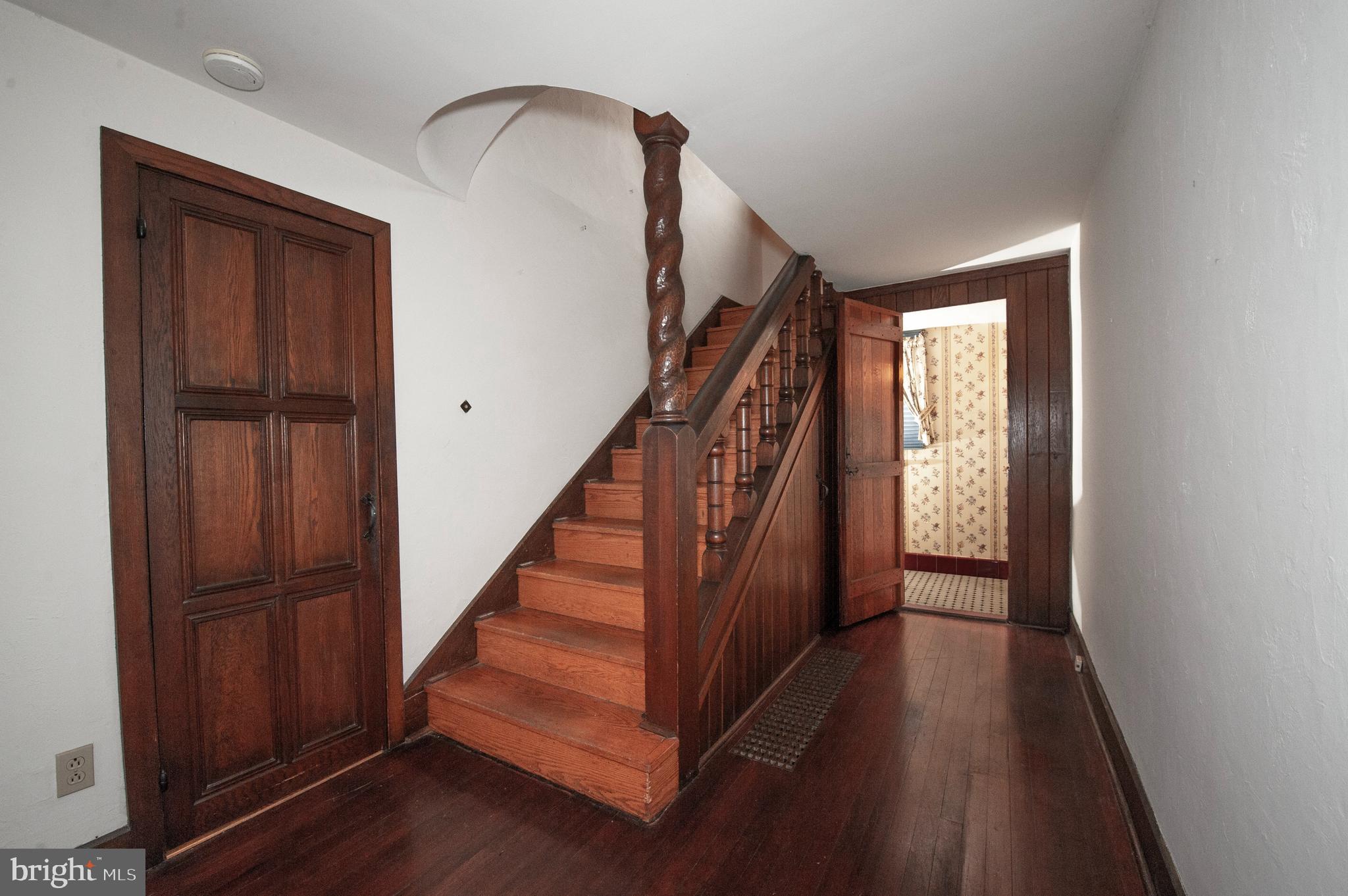 556 SAINT DAVIDS AVENUE