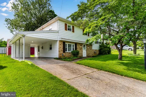 1432 Karen Drive, Harrisburg, PA MLS: PADA2045382