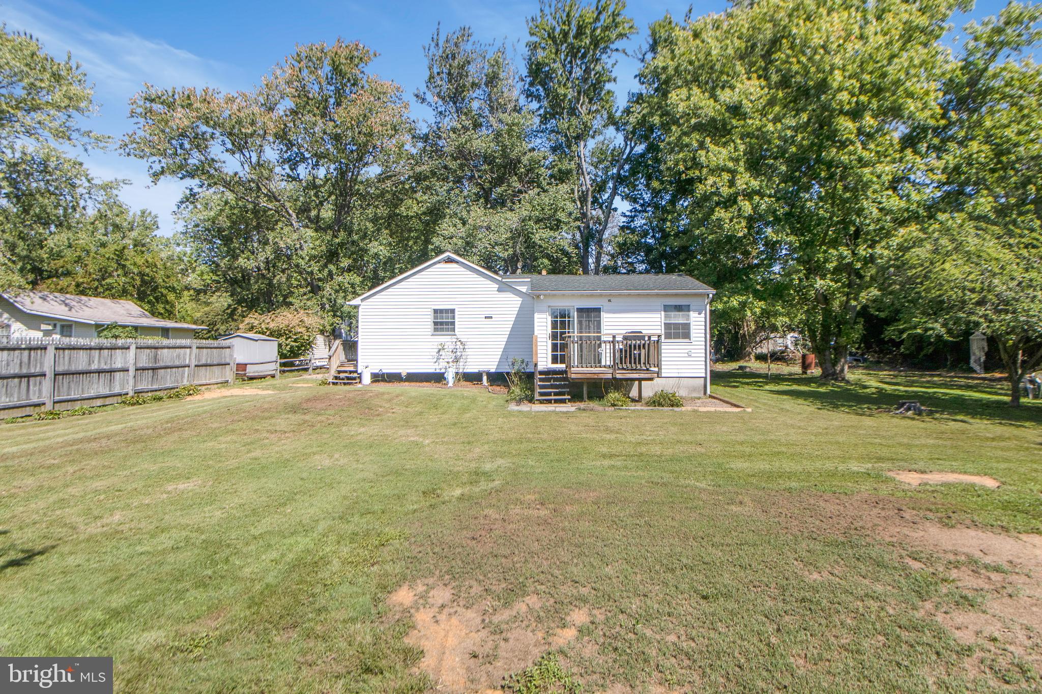 BREEZY POINT - Residential