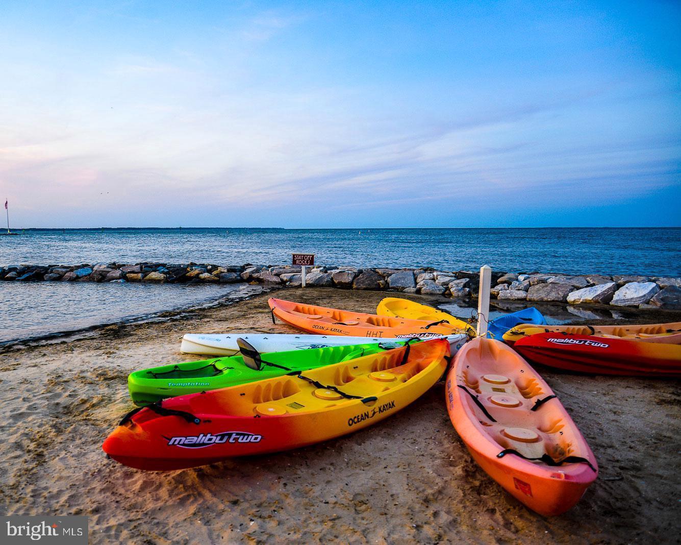 BREEZY POINT - Residential