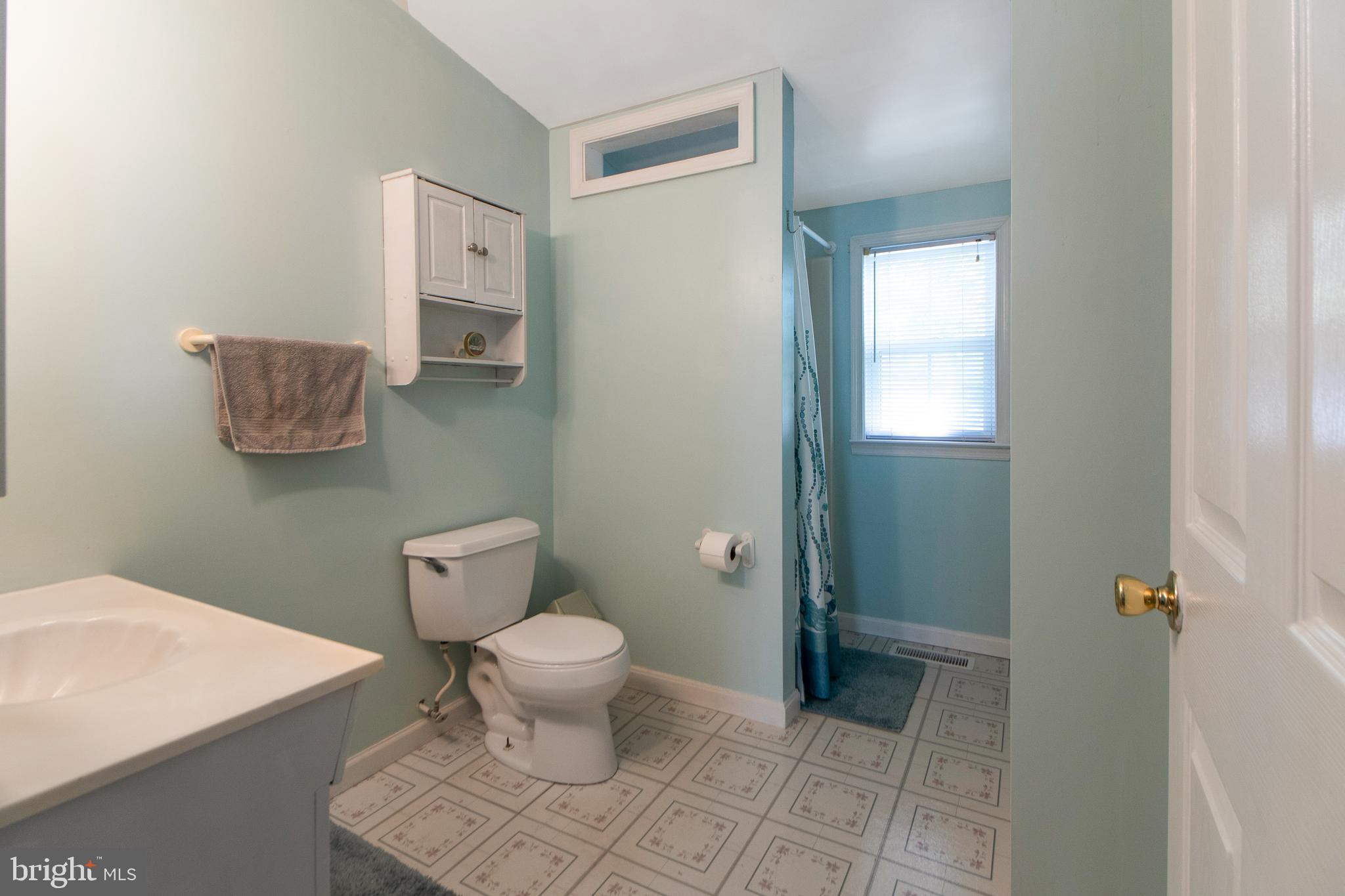 BREEZY POINT - Residential