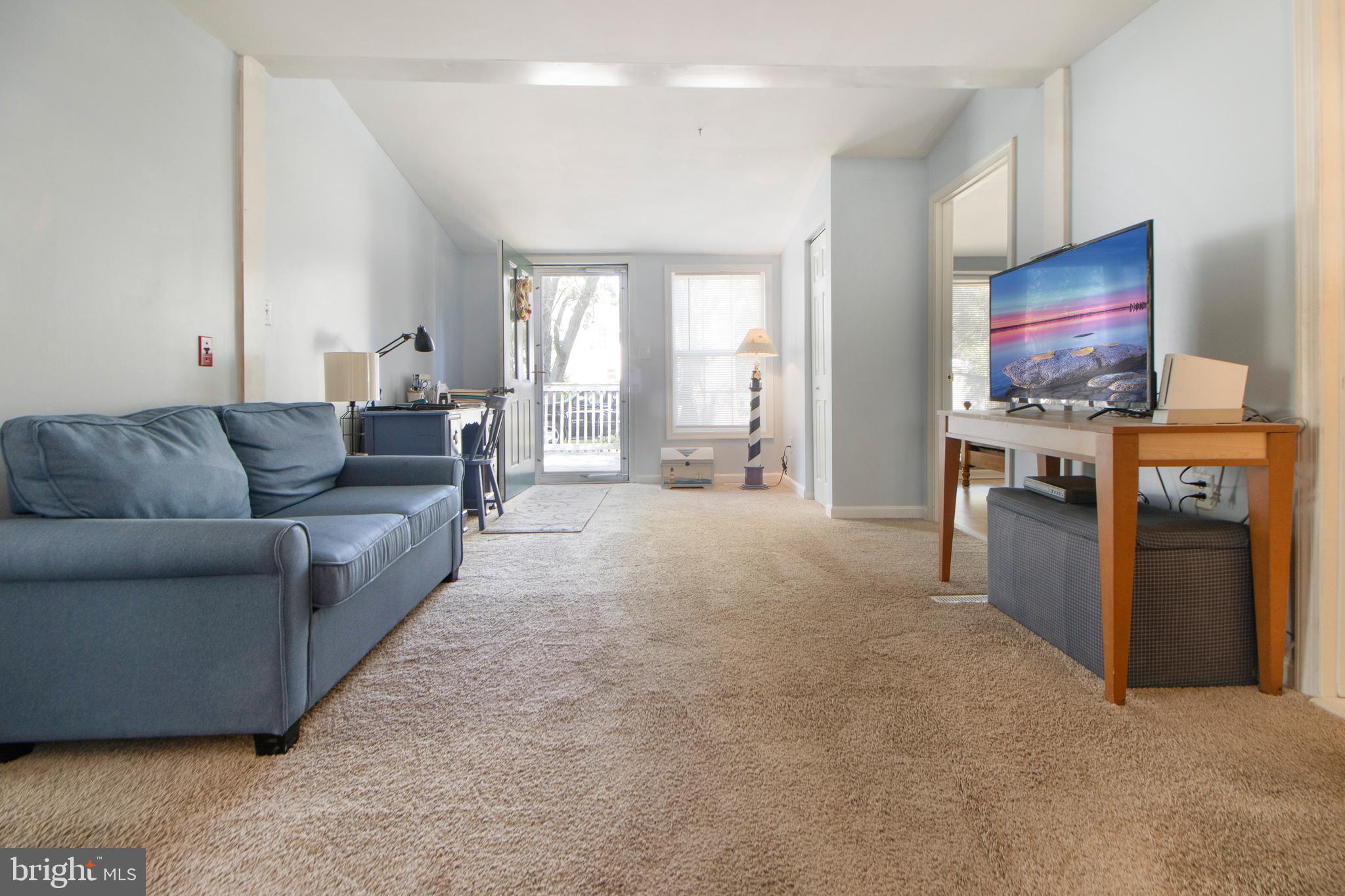 BREEZY POINT - Residential