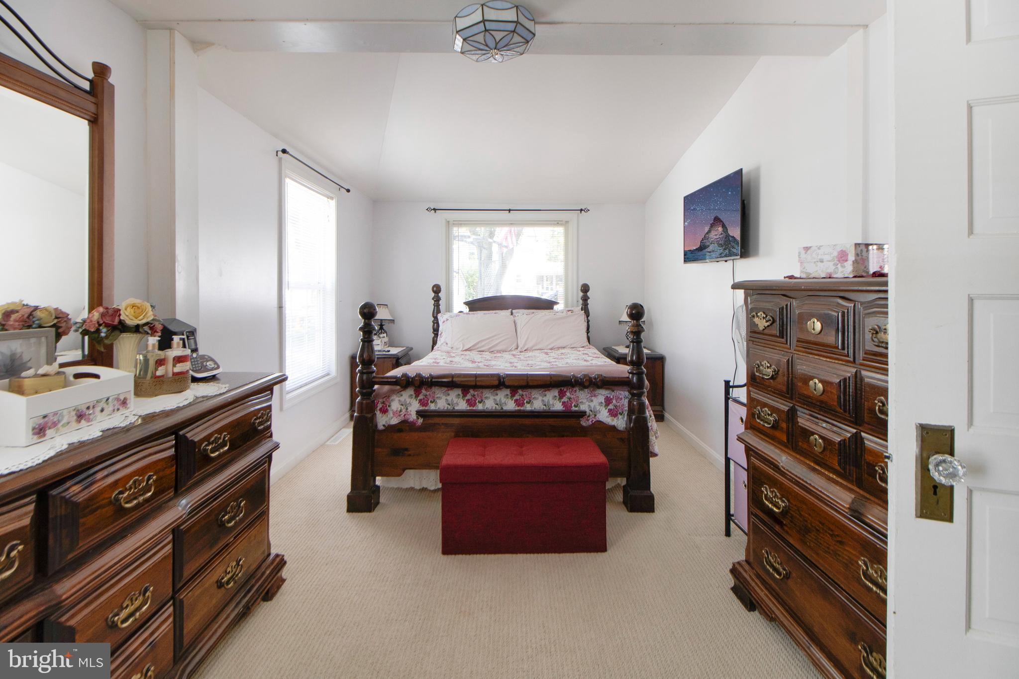 BREEZY POINT - Residential