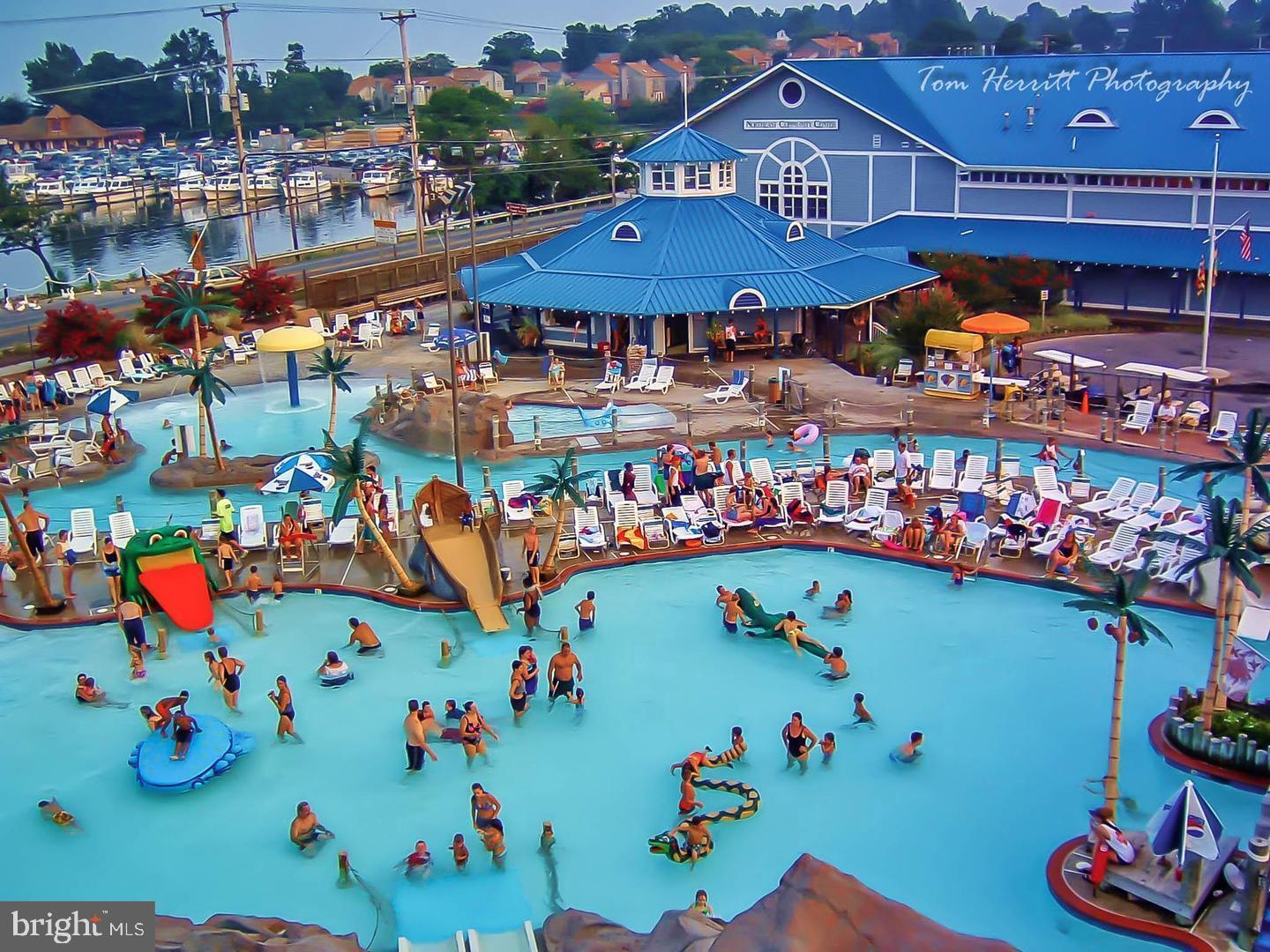 BREEZY POINT - Residential