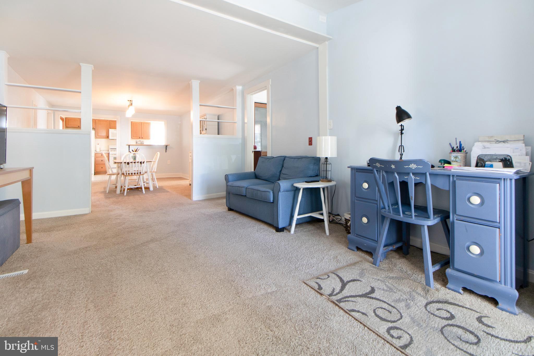 BREEZY POINT - Residential