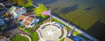 BREEZY POINT - Residential