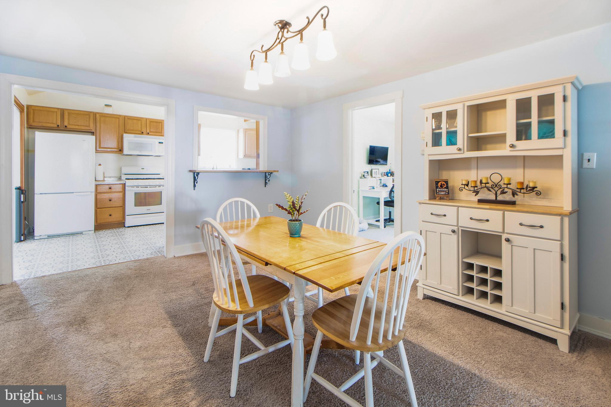 BREEZY POINT - Residential