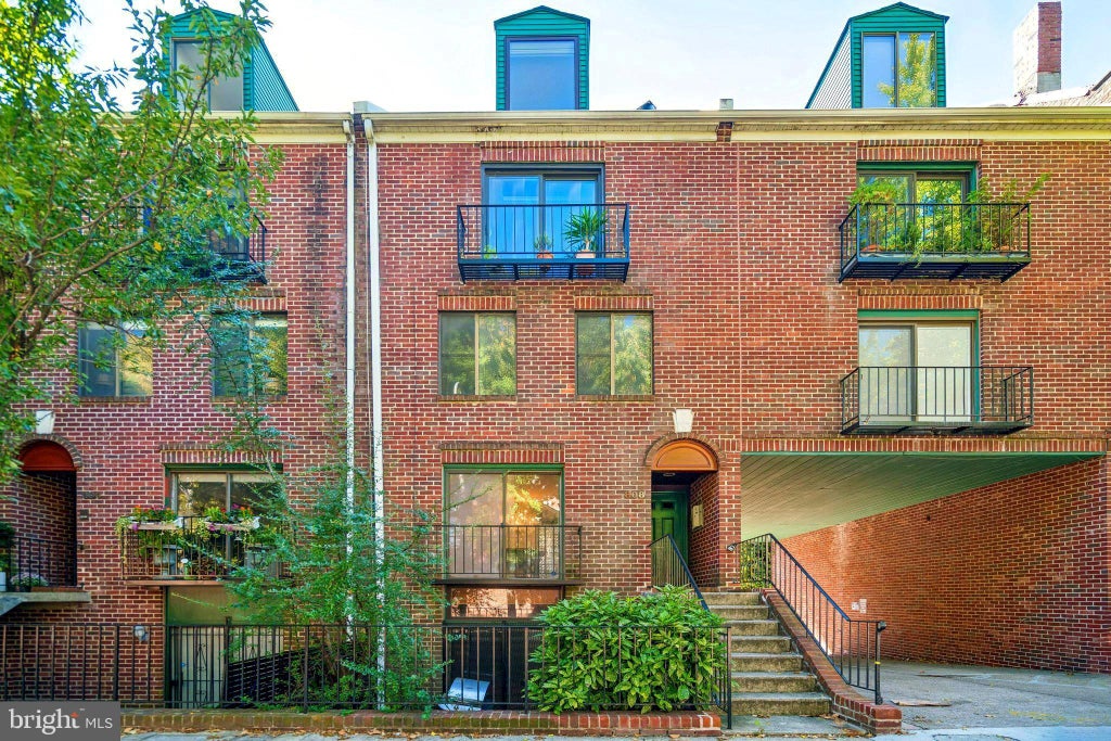 Photo of 808 - 00 Pine Street #A, PHILADELPHIA, PA 19107 (MLS # PAPH2679348)