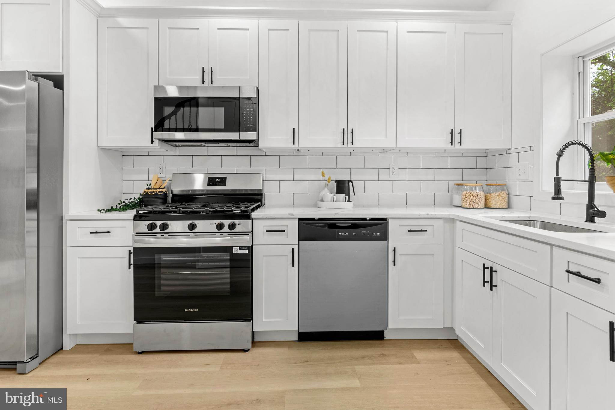 WINDSOR HILLS - Residential