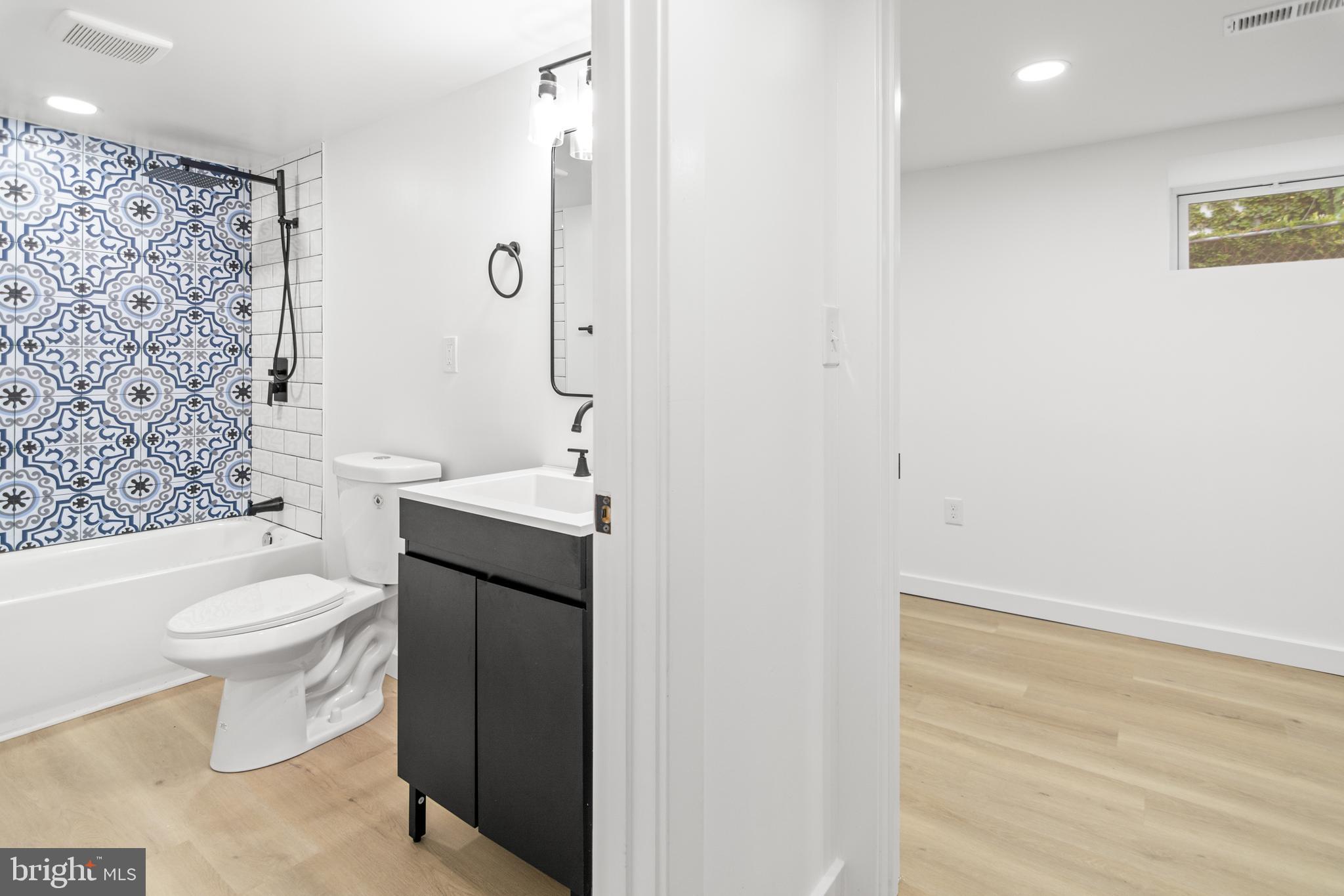 WINDSOR HILLS - Residential